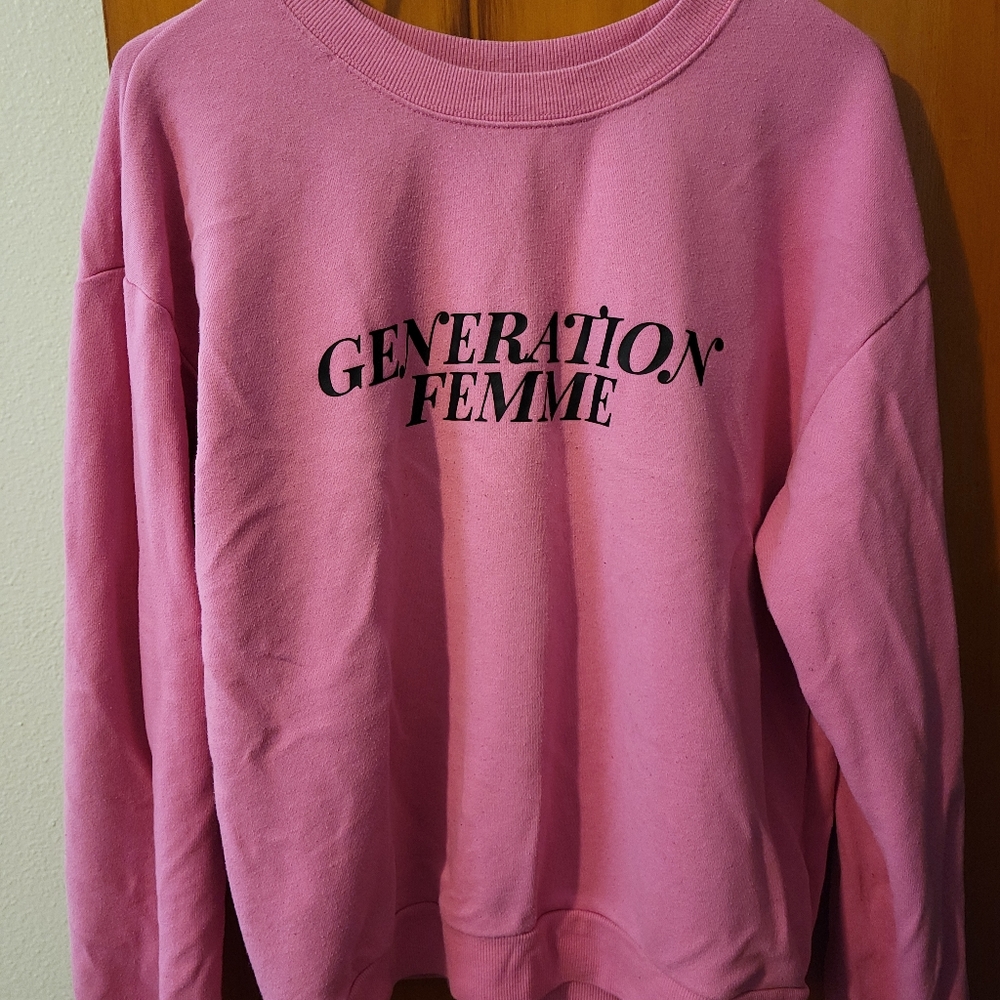 Pink femme pullover